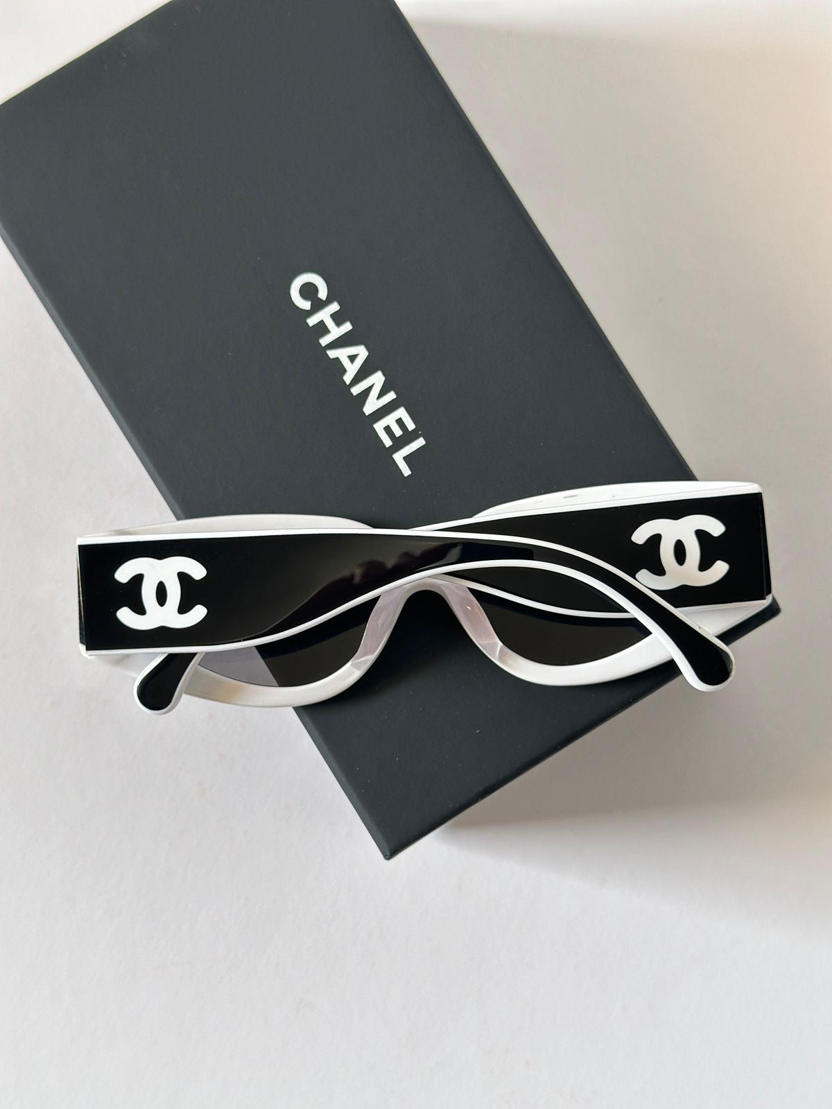 Lunettes CHANEL with black 2026