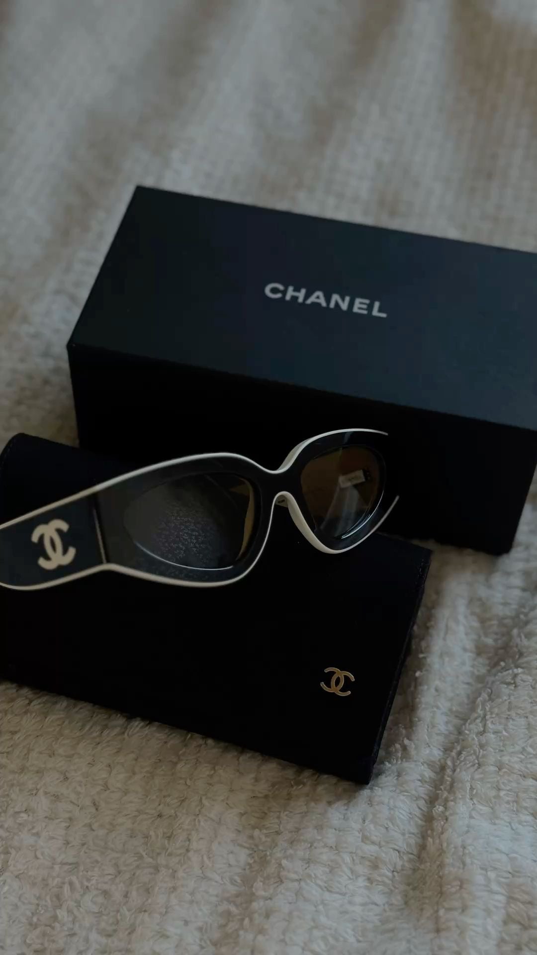 Lunettes CHANEL with black 2026
